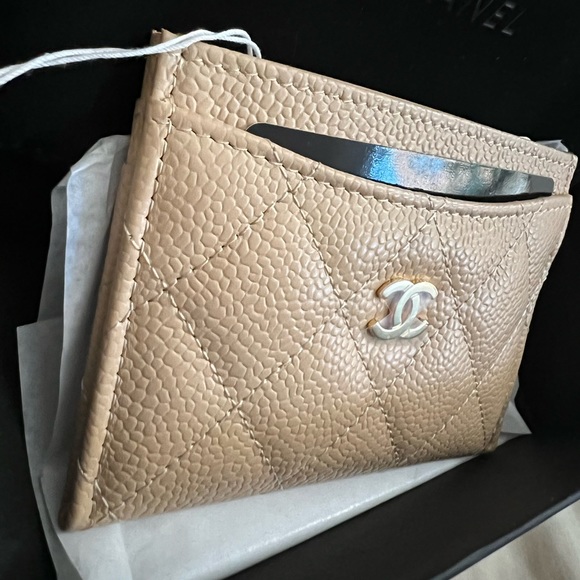 NEW full set. CHANEL beige caviar cardholder with gold CC logo hardware - Picture 8 of 15